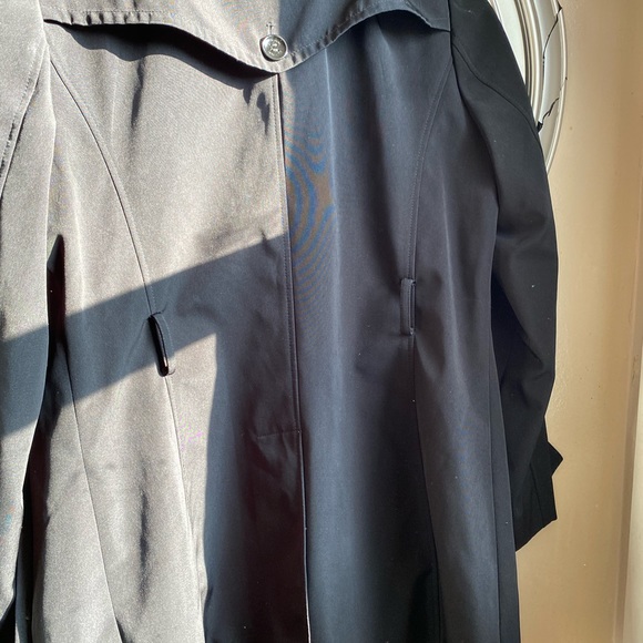 Calvin Klein trench coat - Picture 2 of 4